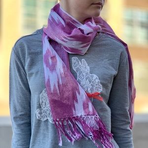 Pink and white shinny scarf
